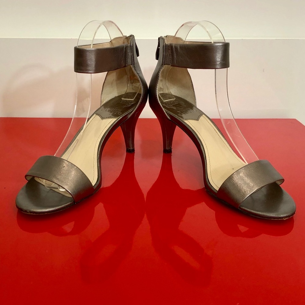 vince camuto green sandals